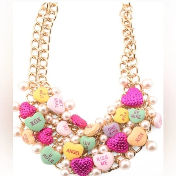 Betsey Johnson SWEETHEART heart shaped pastel charm Bib‎ Necklace brand new - Picture 3 of 4